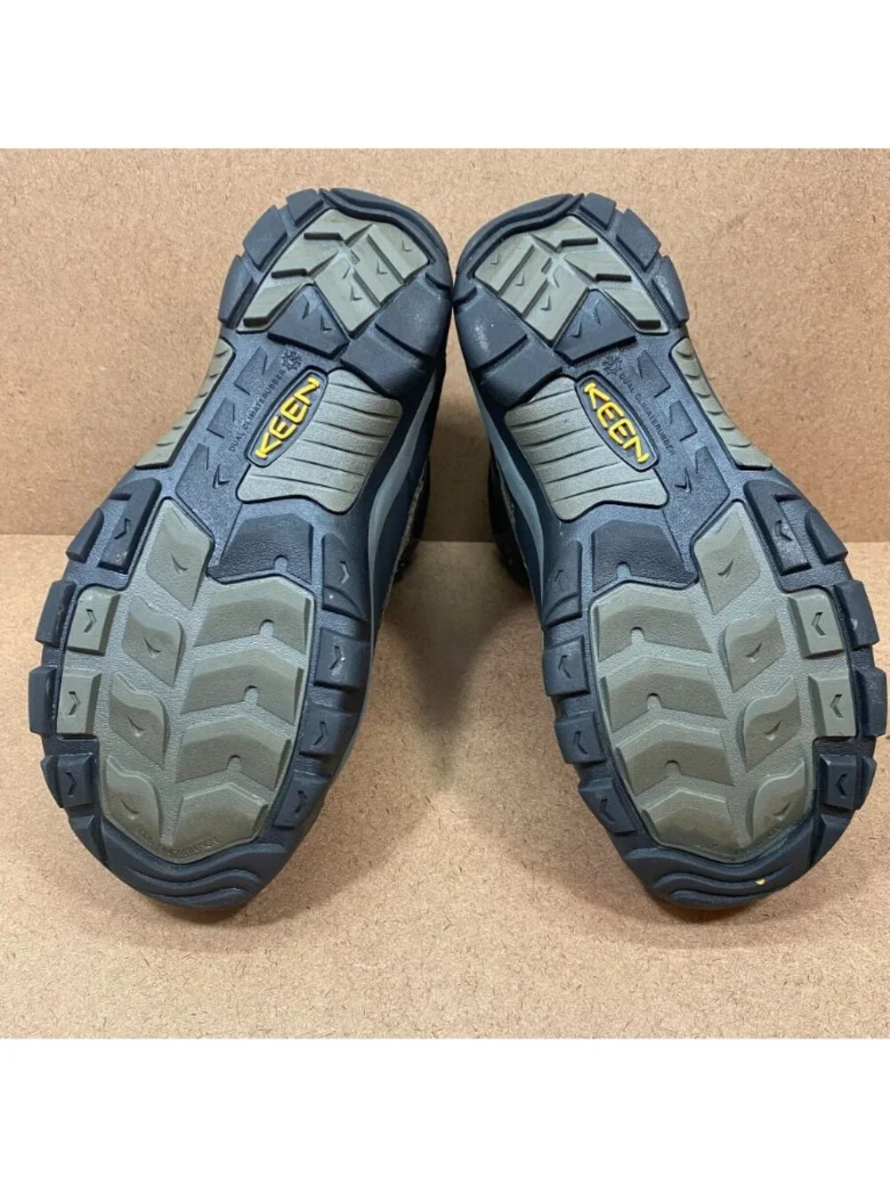 Keen Summit County ll Mens Waterproof Insulated Winter Boots Size 12 Outdoor
